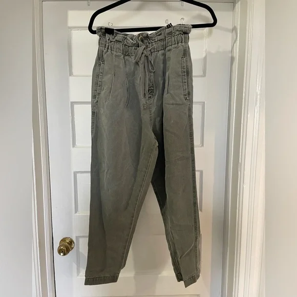 Free People Margate Pleated Paperbag Trouser - Picture 2 of 4